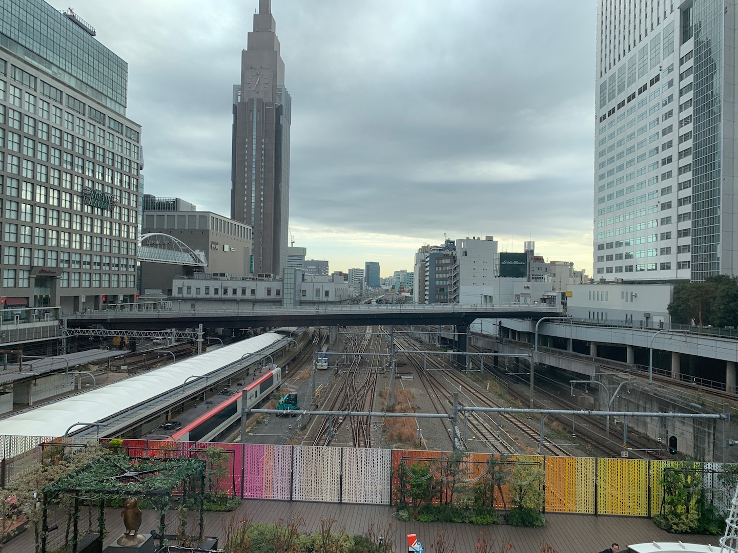 新宿駅から代々木駅への行き方 距離が近すぎて徒歩でも楽々行ける Machi Camp